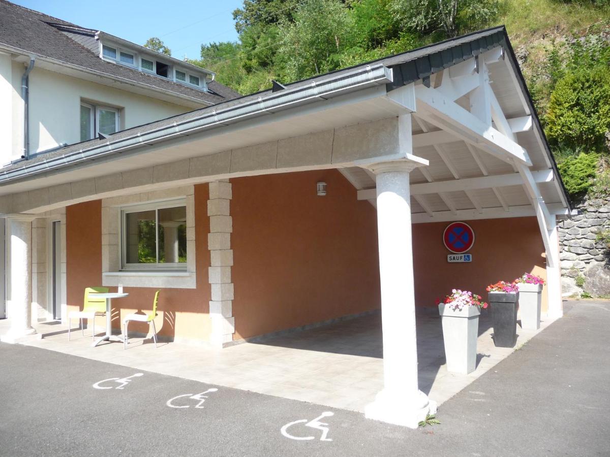 Logis Hotel L'Ayguelade Bielle Exterior foto